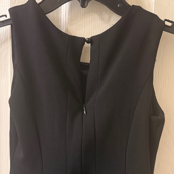 Little girls Black Sleeveless Dress - Picture 3 of 4